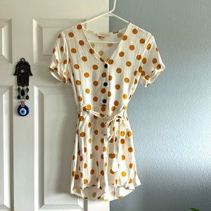 Monetau white and rust polka dot romper. Women’s size small.